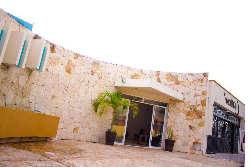 Moloch Hostel&Suites Cancún Exterior foto