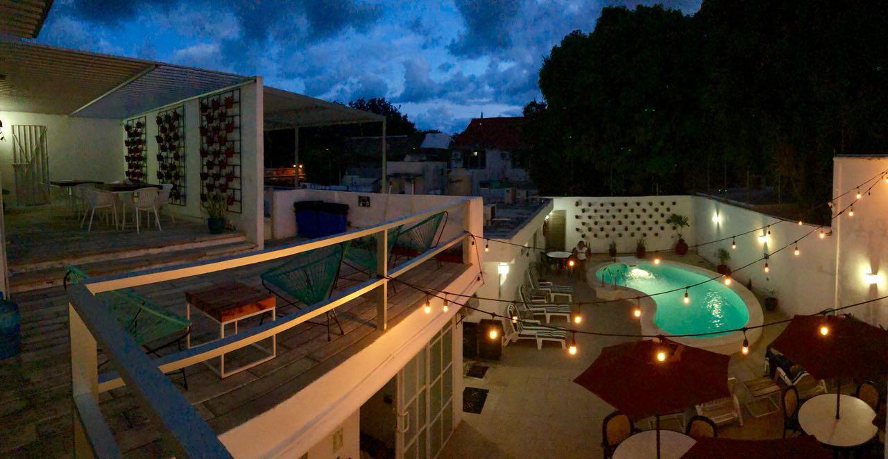 Moloch Hostel&Suites Cancún Exterior foto